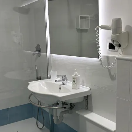 Ancora شقة فندقية أكيارولي