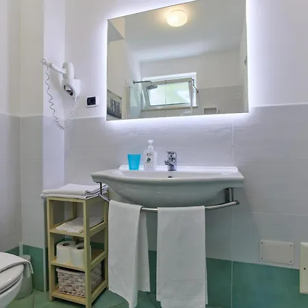 Ancora Aparthotel 3*