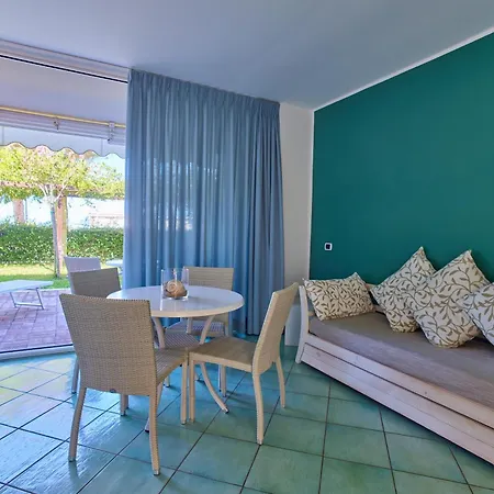 Ancora Aparthotel 3*