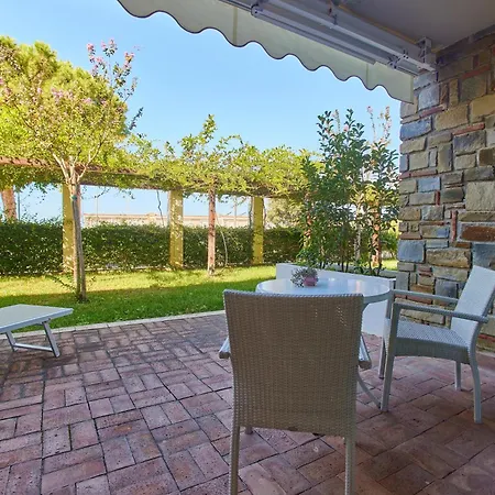 Ancora Aparthotel 3*