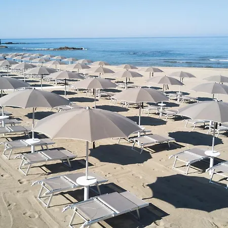 Ancora Aparthotel 3*